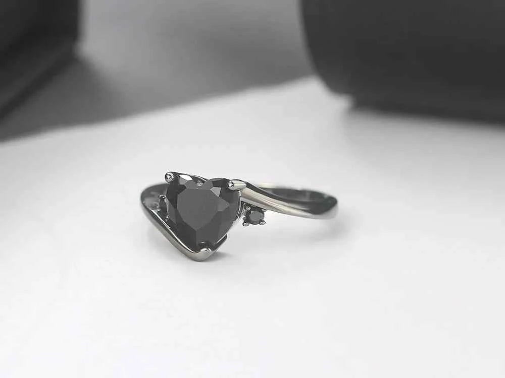 Retro Punk Skull Gothic Ring β Unisex Black & Gold Halloween Jewelry for Men & Women