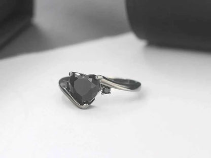 Retro Punk Skull Gothic Ring – Unisex Black & Gold Halloween Jewelry for Men & Women